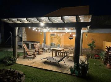 Rural · 180m² · 3 Quartos · 10 Vagas · Casa à Venda - Conforto e Lazer em Araçoiaba da Serra - SP