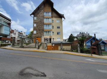 Apartamento · 201m² · 2 Vagas · AMPLO APTO MOBILIADO A 150M DA RUA COBERTA