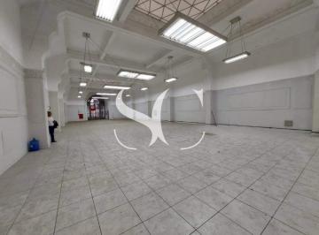 Comercial · 3000m² · Aluga-se salão comercial no centro da cidade Santos