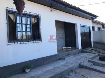 Casa · 300m² · 2 Quartos · 2 Vagas · Casa com Amplo Terreno de 300m2 e 2 Dormitórios em Sapucaia do Sul