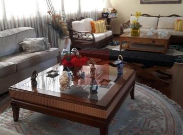 Apartamento · 275m² · 4 Quartos · 4 Vagas · Apartamento com 275m², totalmente fora de rota, 4 dormitórios sendo 4 suítes, 4 vagas.