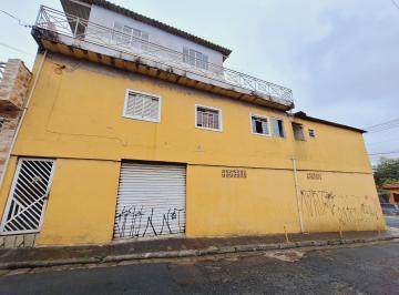Foto 04 · TRÊS CASAS COM SALÃO
