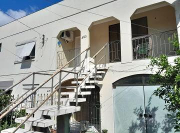 Casa · 5 Quartos · 2 Vagas · Sobrado