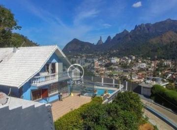Casa · 233m² · 4 Quartos · 1 Vaga · Casa Padrão para Venda em Fazendinha Teresópolis-RJ