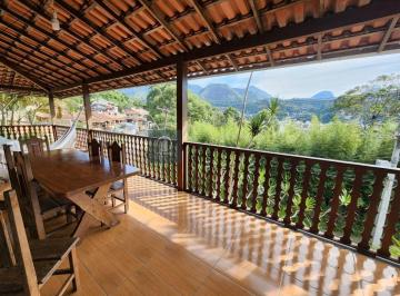 Casa · 250m² · 3 Quartos · 2 Vagas · Casa Padrão para Venda e Aluguel em Fazendinha Teresópolis-RJ