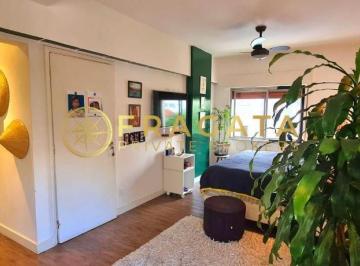 Apartamento · 128m² · 2 Quartos · 1 Vaga · Apartamento reformado com 128m² - 2 quartos sendo 1 suíte e 1 vaga - Jardim Paulista/SP