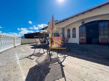 46e14502d2f48e51f88d41a811933bacc0eb6a32 · Casa com 3 quartos e super varanda a 3 minutos do centro de Teresópolis-RJ