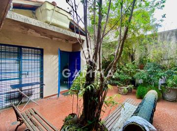 Casa · 198m² · 3 Quartos · 4 Vagas · Oportunidade. Casa para reforma, térrea, quintal a venda no Sumaré , para reforma , perto de tudo!