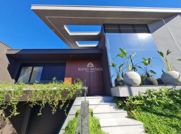 Casa · 253m² · 4 Vagas · 3 DORMITÓRIOS SENDO 1 SUÍTE