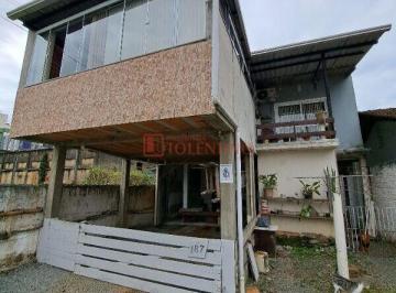 Casa · 130m² · 2 Quartos · 2 Vagas · SOBRADO NO CENTRO DE ITAJAÍ