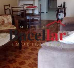 Casa · 260m² · 6 Quartos · 3 Vagas · Casa de rua - Triplex / Residencial / Maracanã