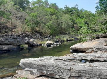 Rural , Alto Paraíso de Goiás · Terra com piscinas naturais no Rio do Vale da Lua