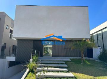 Casa · 510m² · 4 Quartos · 4 Vagas · Casa em Condomínio a Venda sendo 4 suítes, 7 Vagas no Villa Solaia.