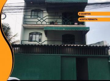 Casa de 8 quartos, Samambaia · Casa com térreo e 2 pavimentos - QR 401, Samambaia Norte