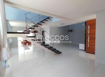 Casa · 237m² · 3 Quartos · 3 Vagas · Casa para aluguel, 3 quartos, 3 suítes, 3 vagas, Alto Umuarama - Uberlândia/MG