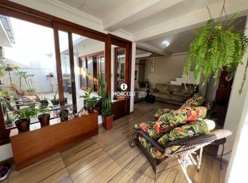 Casa · 326m² · 4 Quartos · 3 Vagas · Belíssima casa com 4 quartos em Camobi