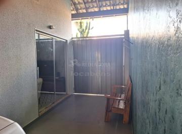Casa · 200m² · 3 Quartos · 3 Vagas · Casa no Residencial Califórnia com varanda, tendo churrasqueira, portões eletrônicos, 03 dormitorios