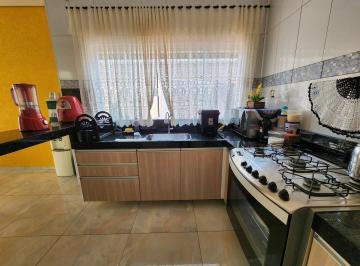 Casa · 250m² · 3 Quartos · 2 Vagas · Casa com 3 dormitórios e gourmet no Parque das Flores