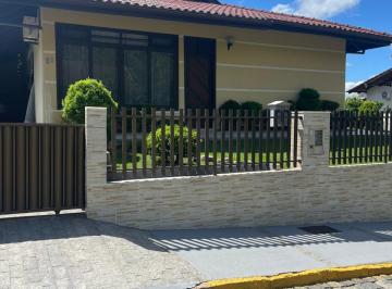 Casa de 3 quartos, Timbó · Ótima casa Timbó em terreno 400 m2 em local tranquilo prox. a Mercado, etc