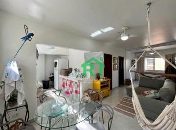 Sala · Apartamento com 1 quarto (1 suíte), 1 vaga à venda em Jardim Astúrias, Guarujá
