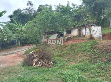 Foto 01 · Chácara com ótima localização em São Lourenço da Serra medindo 1.620,00 m²