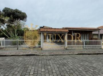 Foto 01 · Casa localizada na Meia Praia em Navegantes SC
