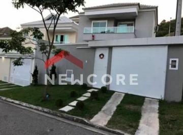 Casa · 200m² · 4 Quartos · 2 Vagas · Casa de condomínio em  Estrada Campo da Areia - Pechincha - Rio de Janeiro/RJ