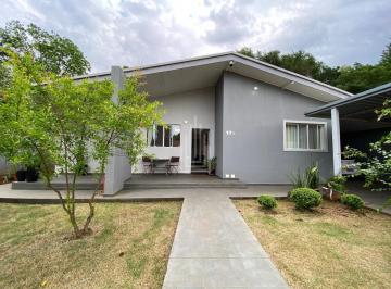 Casa · 225m² · 2 Quartos · 3 Vagas · Casa à venda na Vila A em Foz do Iguaçu.