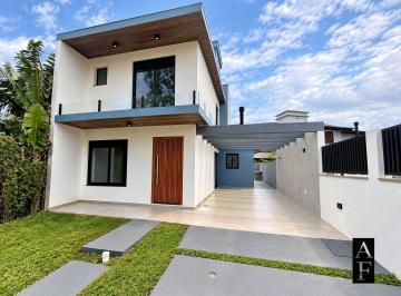 Casa · 136m² · 3 Quartos · Casa em Garopaba
