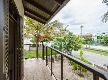 Casa de 3 quartos, Bombinhas · Sobrado em   Rua Giesta - Morrinhos - Bombinhas/SC