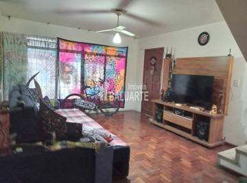Casa · 121m² · 3 Quartos · 2 Vagas · Sobrado a Venda no Campo Grande