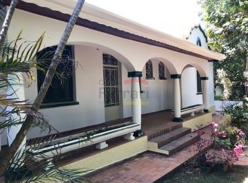 Casa · 300m² · 4 Quartos · 8 Vagas · Linda e espaçosa residencia no Horto