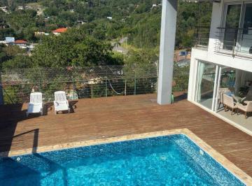 4 · Casa Residencial de 4 dorms no bairro Itacorubi