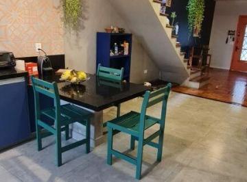 Casa · 207m² · 4 Quartos · 4 Vagas · CASA REFORMADA NO MELHOR DA VILA SANTA CATARINA !