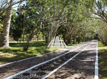 a7bccee5c8d27cb6a83e8604439b748fa3253af5 · Vendo Linda Chacara próxima ao Sesc-Nova Almeida