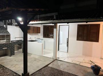 Casa · 70m² · 2 Quartos · 2 Vagas · Casa com 2 quartos de Temporada, Centro - Bombinhas