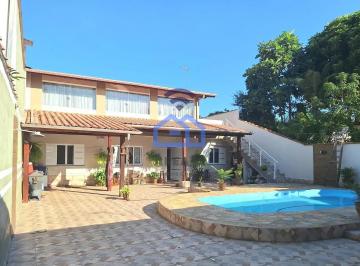 b74f417b-0f81-4380-babd-c0a97dbc20391716210948348.jpg · Casa à Venda no bairro Porto Novo - dois dormitórios, sendo uma suíte, cozinha, sala, 3 vagas na gar