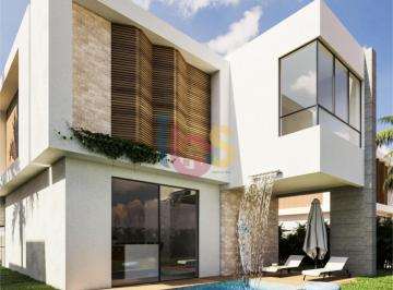 Casa · 145m² · 4 Quartos · 1 Vaga · Vendo Casa com 4/4 Próximo da Praia em Porto Seguro Bahia 