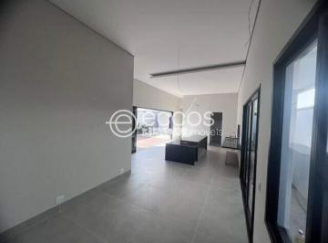 Casa · 214m² · 3 Quartos · 2 Vagas · Casa em condomínio à venda, 3 quartos, 3 suítes, 2 vagas, Laranjeiras - Uberlândia/MG