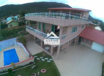 Casa · 3 Quartos · 6 Vagas · Casa