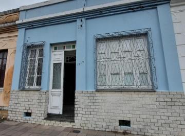 20231026180736121110.jpg · Casa para Venda em Pelotas, Centro, 3 dormitórios, 1 banheiro