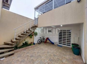 Casa · 214m² · 3 Quartos · 2 Vagas · Casa à venda no Campo Grande com 3 dorms 2 vagas e área gourmet