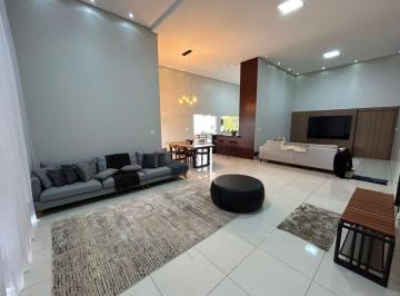 Casa · 260m² · 3 Quartos · 8 Vagas · Casa com 3 quartos à venda no Bairro Cidade Jardim - Uberlândia/MG