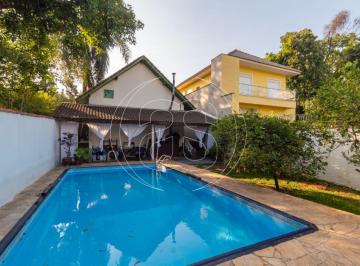 Casa · 150m² · 3 Quartos · 3 Vagas · Sinta-se no interior nesta casa térrea com piscina na Chácara Monte Alegre