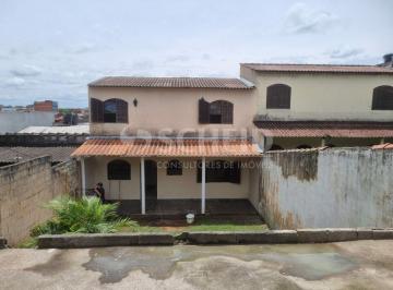 Casa · 180m² · 2 Quartos · 4 Vagas · Casa com 02 quartos - quintal grande 180m² poucos metros da estação Primavera