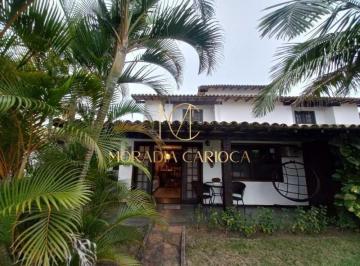 Casa · 110m² · 5 Quartos · 1 Vaga · Casa de locação por temporada com 5 quartos dentro de condomínio em Manguinhos B