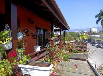 Imagem do Imóvel · Ubatuba, Centro - Bela casa de esquina bem localizada com 03 dormitórios.
