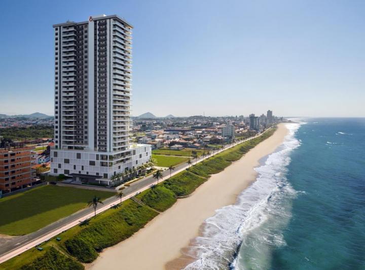 Imóvel novo vertical , Barra Velha · FAROL DA BARRA HOME CLUB - Apartamento frente mar - Barra Velha