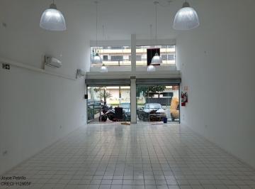 Foto 01 · Super loja com 114 m² disponível para locação na principal avenida comercial de Peruíbe.
