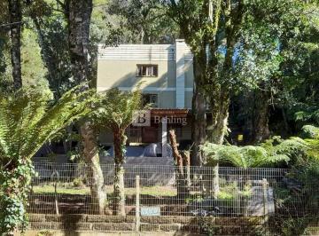 Casa · 200m² · 1 Vaga · CASA COM 3 DORMITÓRIOS SENDO 2 SUÍTES EM CANELA!